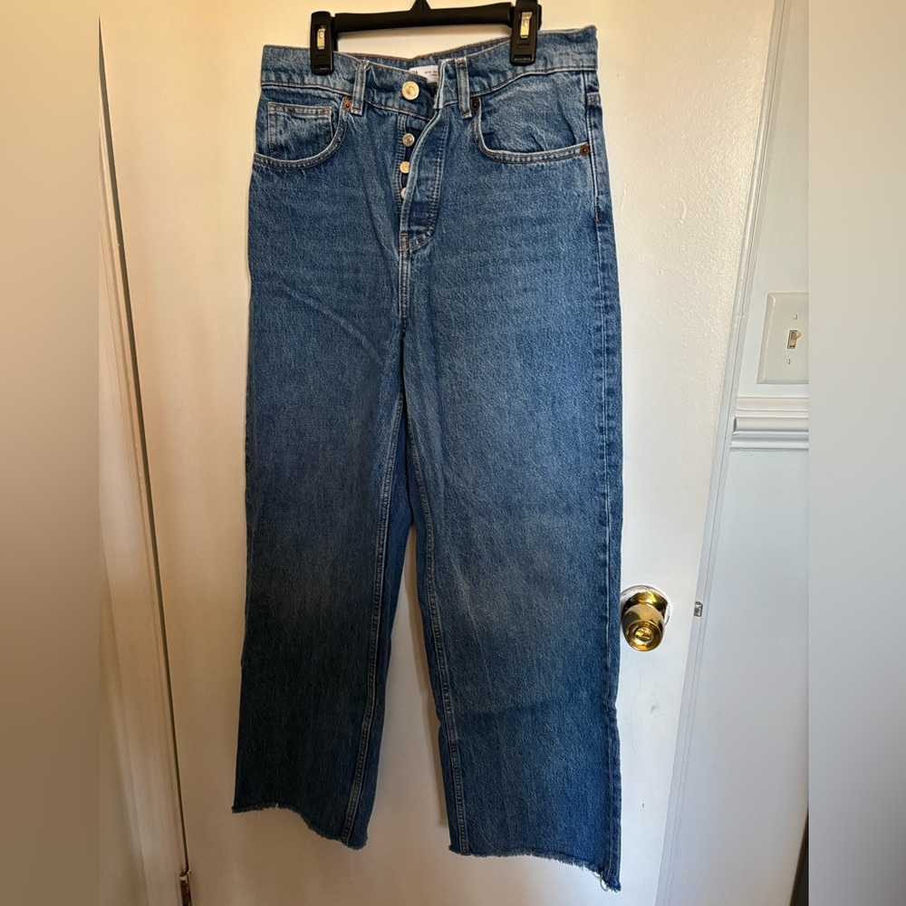 Zara High Rise Wide Leg Jeans Women’s Size 4 Frayed Hem Medium Wash